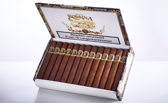 VEGAS ROBAINA FAMOSOS CIGAR